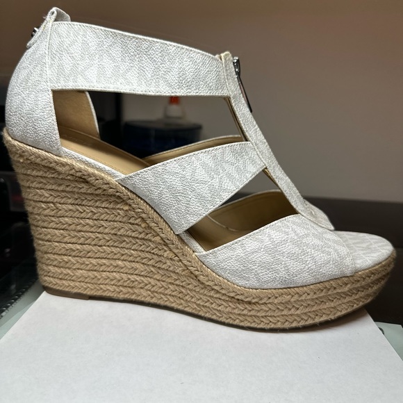 Michael Michael Kors Logo Platform Wedge, bright white Sandals. - Picture 10 of 11